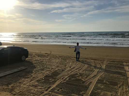 日本で唯一！砂浜を車で走れる！