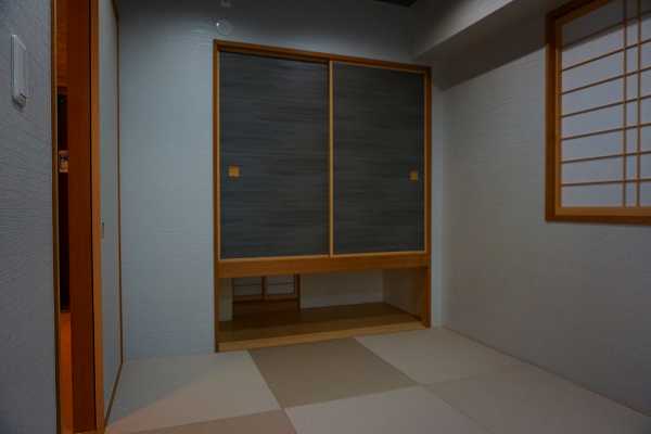 琉球畳の落ち着いた和室