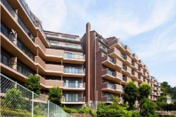 ロータリープラザ湯河原 緑深い山並みと相模湾&街並み遠望 2階