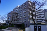 サニークレスト真鶴・駅徒歩２分　生活＆交通良好のマンション　4階
