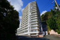 熱海ハイプラザ・緑に包まれた高台に所在する戸別温泉付きMS 8階