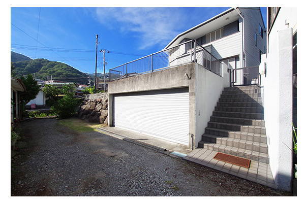 熱海市上多賀 駅徒歩圏 建坪５３坪ある収納スペース豊富な中古戸建 熱海 湯河原 南箱根の不動産 別荘はワンストップ 熱海市役所横