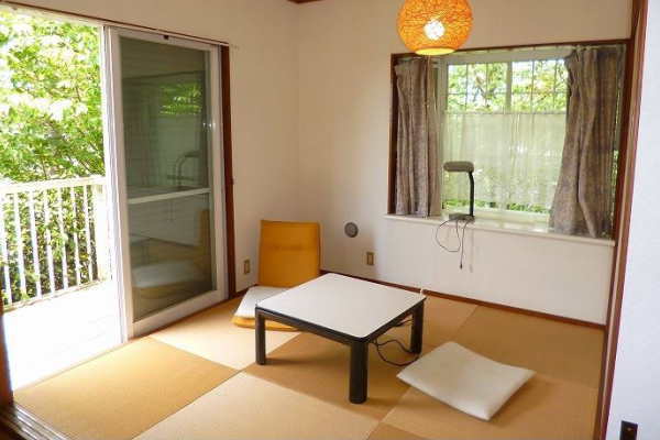 琉球畳を使用したモダンな和室