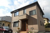 湯河原町土肥2丁目・大手ハウスメーカー施工の生活便良好の中古戸建