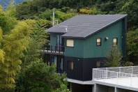 熱海市下多賀・小高い丘に建つ相模湾望む拘りの注文住宅