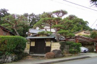 熱海市梅園町・閑静な住宅地に佇む庭園のある温泉付純和風邸宅