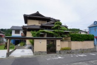 伊東市吉田・生活便&陽当たり良好な坪庭のある拘りの和風邸宅