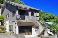 熱海市上多賀・山間から網代湾&街並み望む広い作業場のある中古戸建