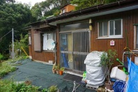 熱海市桜木町・壮大な山々の眺望&家庭菜園が楽しめるコンパクトな中古平家建