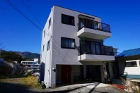 熱海市桜木町・海&市街望む3階建ホームEV&温泉付中古戸建