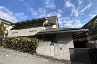 湯河原町宮上・緑豊かな空間に佇む風格ある中古戸建
