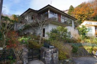 熱海自然郷別荘地内・閑静な別荘地に佇む庭木豊富な温泉付人気の平家建