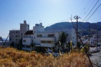 熱海市昭和町・駅徒歩圏&生活便良好 温泉権2口付の1棟売ビル