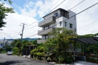 熱海市伊豆山・高台に立地する眺望良好&温泉引込可能な中古戸建