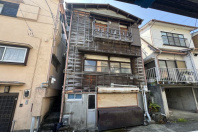 熱海市桜町・山手住宅地エリアに所在する生活便良好の中古戸建