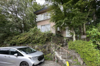 箱根町小湧谷・2区画所有BBQも楽しめる温泉&バレルハウス付中古戸建