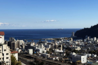 熱海市梅園町・高台から相模湾＆市街夜景＆初島望む拘りの大型洋邸宅