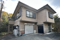 熱海市下多賀・高台に所在する緑に包まれた環境　作業場付き大型住宅