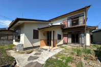 湯河原町中央2丁目・生活＆交通便良好 街中平坦 南向き庭付大型住宅