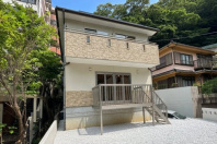 熱海市西山町・自然と調和するモダン邸宅リノベーション済庭付中古戸建