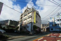 熱海市水口町・敷地約26坪の生活便&交通便良好の売地(古家付)
