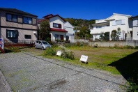 湯河原町中央1丁目・敷地約104坪ある駅徒歩7分の生活&交通便良好の平坦で街中の売地