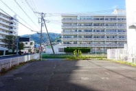 湯河原町中央1丁目・敷地約67坪 駅徒歩圏&生活便良好な平坦地