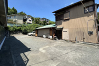 湯河原町吉浜・海まで徒歩約１分の古家付売地　約７２坪