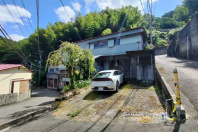 熱海市桜木町・緑に囲まれた穏やかな住環境 古家付き角地 約60坪