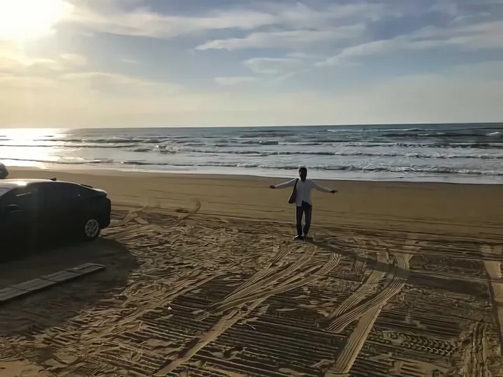 日本で唯一!砂浜を車で走れる!