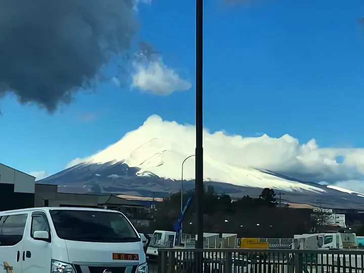 早朝の富士山