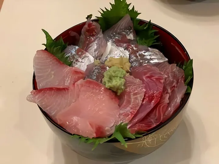 その日の晩御飯は『海鮮丼』