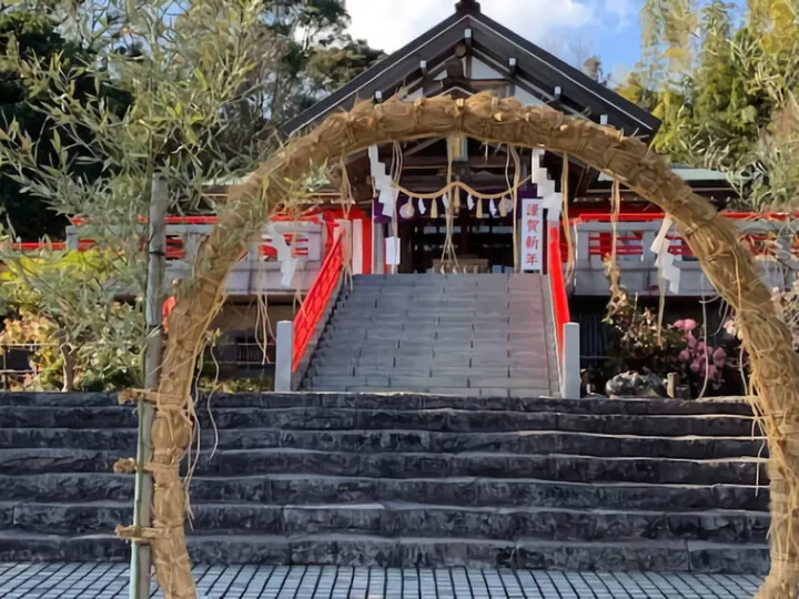 閑散とした神祇大社