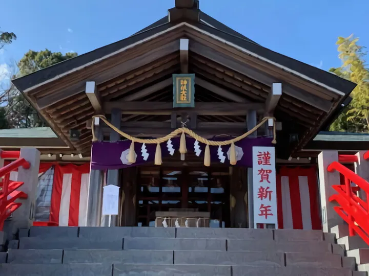 閑散とした神祇大社