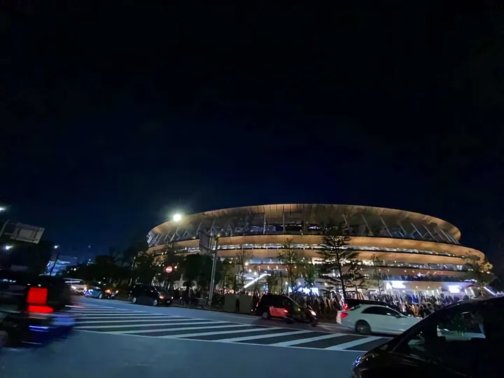 夜の国立競技場