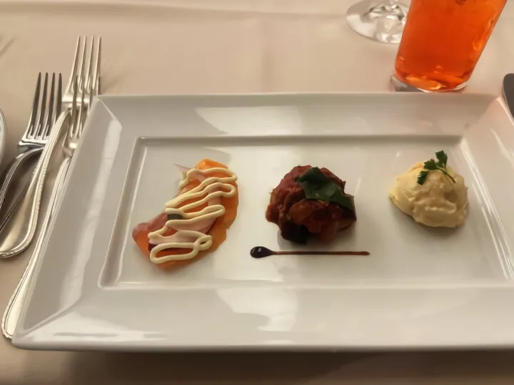 ITALIAN TRATTORIA MEZZANINO