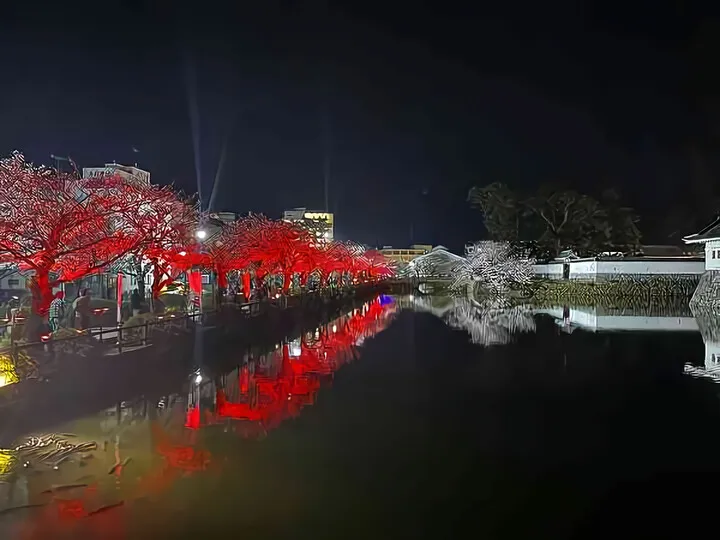 桜とツバメ
