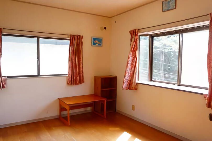 熱海市緑が丘町・山並み望む日照良好＆ガーデニング可能な中古戸建