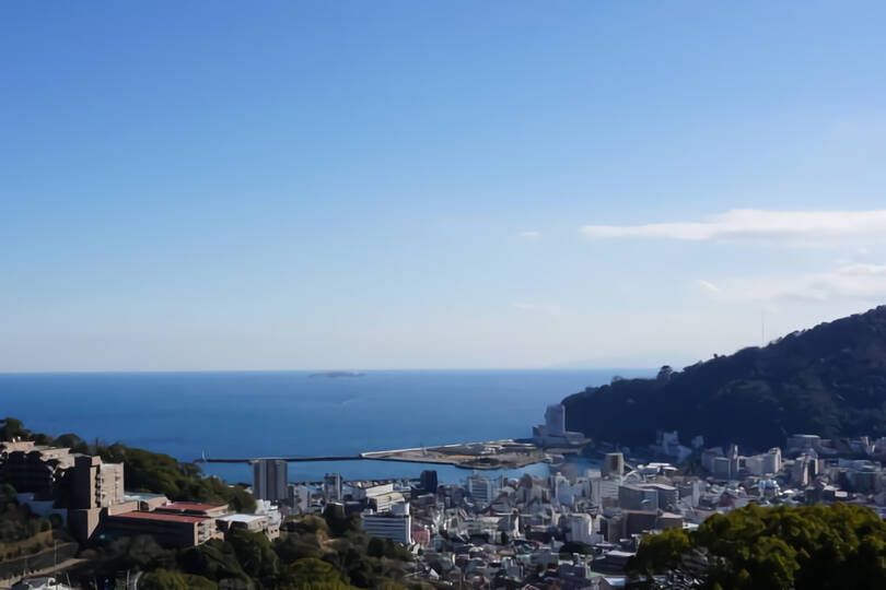 熱海市西熱海町１丁目  相模湾＆熱海の夜景望む高台拘りの洋邸宅 