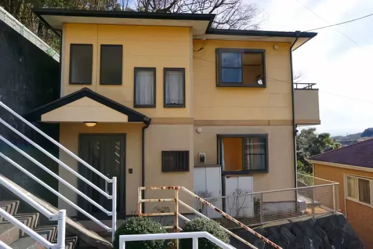 真鶴町岩・風薫る解放感ある山並みを望む陽だまりの中古戸建