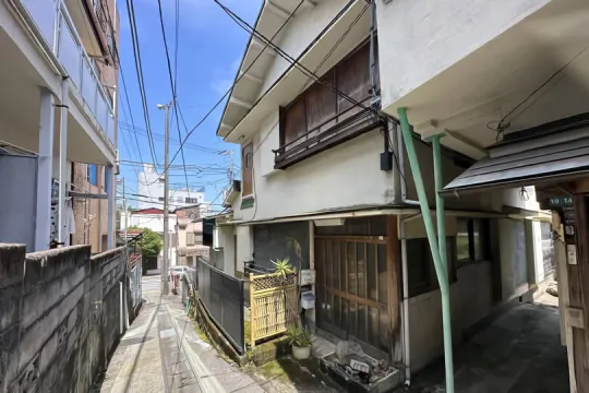熱海市水口町・生活便＆交通便良好の温泉引込可能な中古戸建