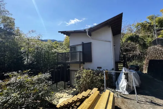 熱海市泉・緑溢れる自然の中にひっそりと佇むぽつんと一軒家