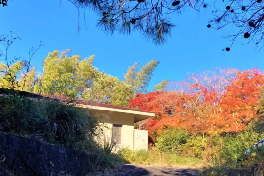 熱海市泉・「南湯河原別荘地」多目的室を備えた大型住宅