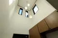 玄関頭上
