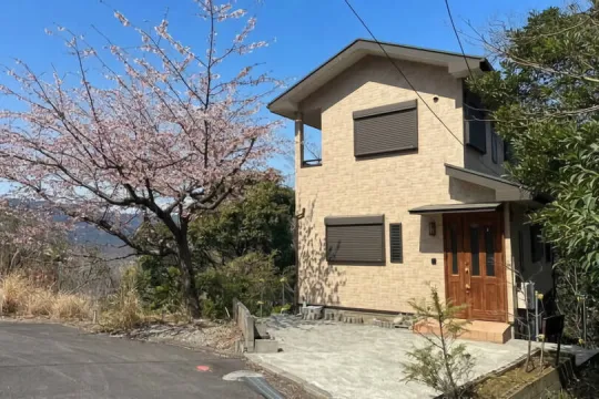 あじろ南熱海が丘・爽やかな風が抜ける自然豊かな立地に所在の中古戸建