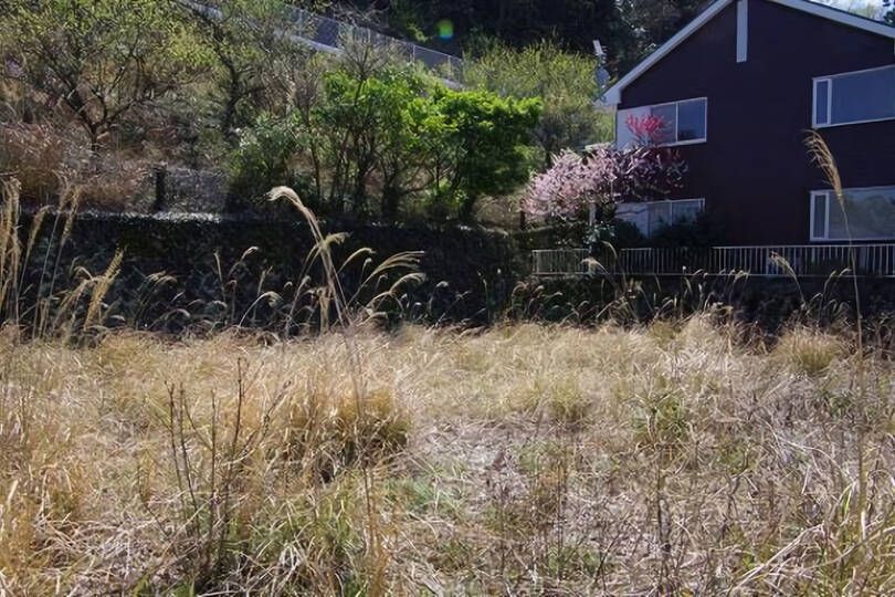 熱海市下多賀・住環境良好の中野分譲地内の高台の売地