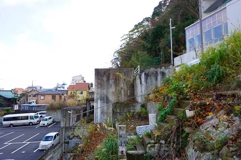 熱海市和田町・海＆花火望む生活便良好の温泉付売地