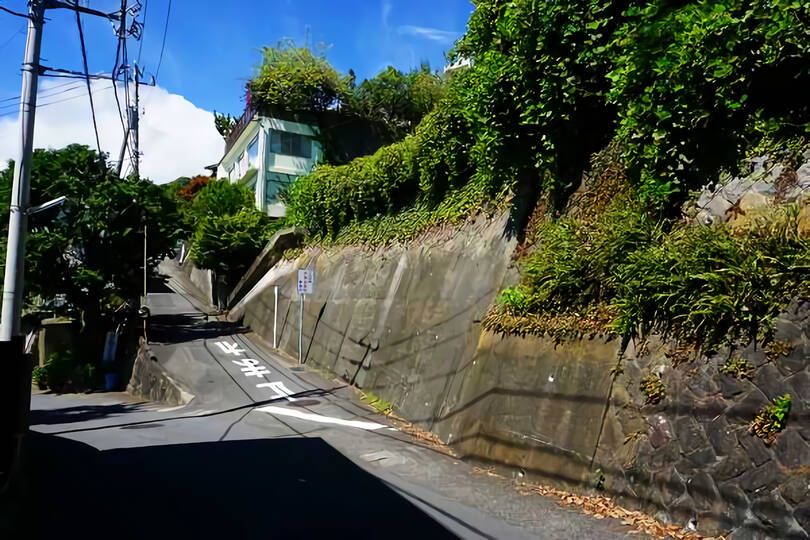 熱海市林が丘町・敷地約260坪　相模湾＆花火望む道上平坦な温泉のある売地