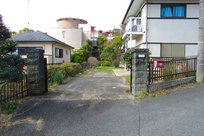 湯河原町宮上・敷地約100坪平坦整形地　日照良好の売地(古家有)