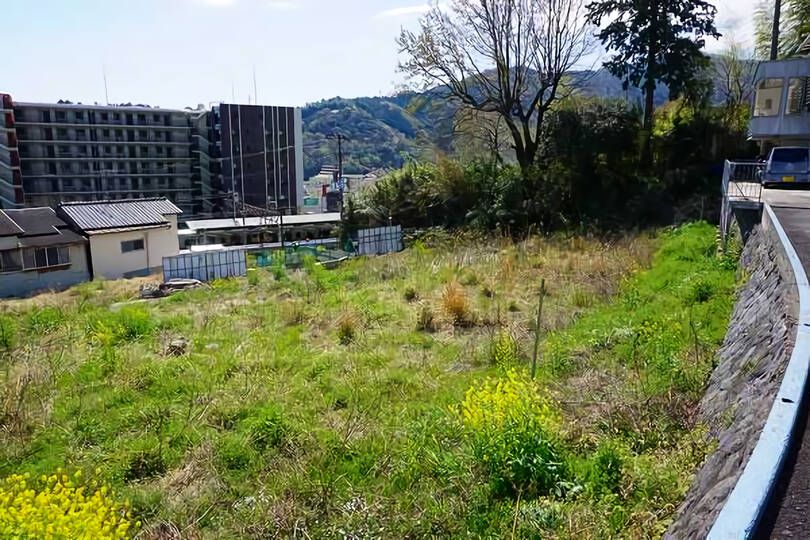 湯河原町城堀・299坪の陽当たりのよい広大な敷地